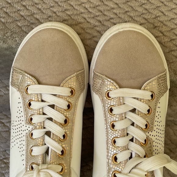 OUTWOODS girls sneakers gold bling tennis shoe EUC Fit women 5.5!! - Picture 3 of 8